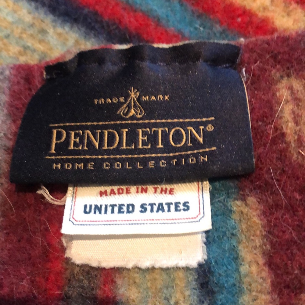 Pendleton Hand Made 100% Wool Rug - Picture 2 of 6